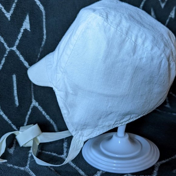 20% OFF  Vintage Peaked Baby Bonnet   c mid-1970s - Picture 3 of 6